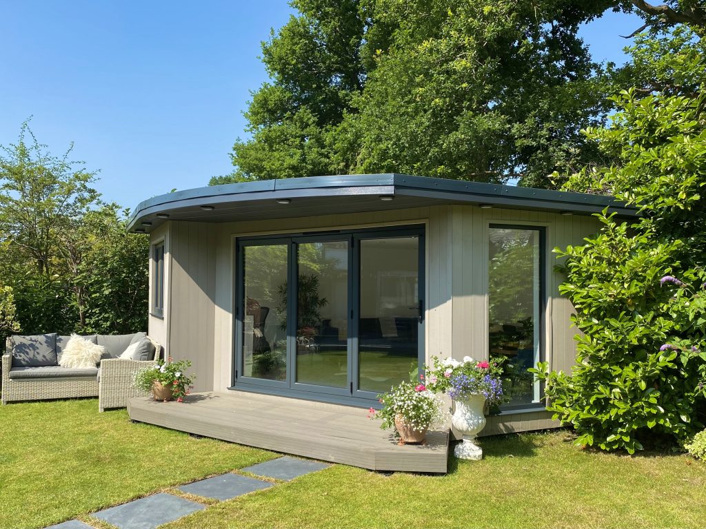 Premium bespoke garden room in Surrey, perfect corner fit