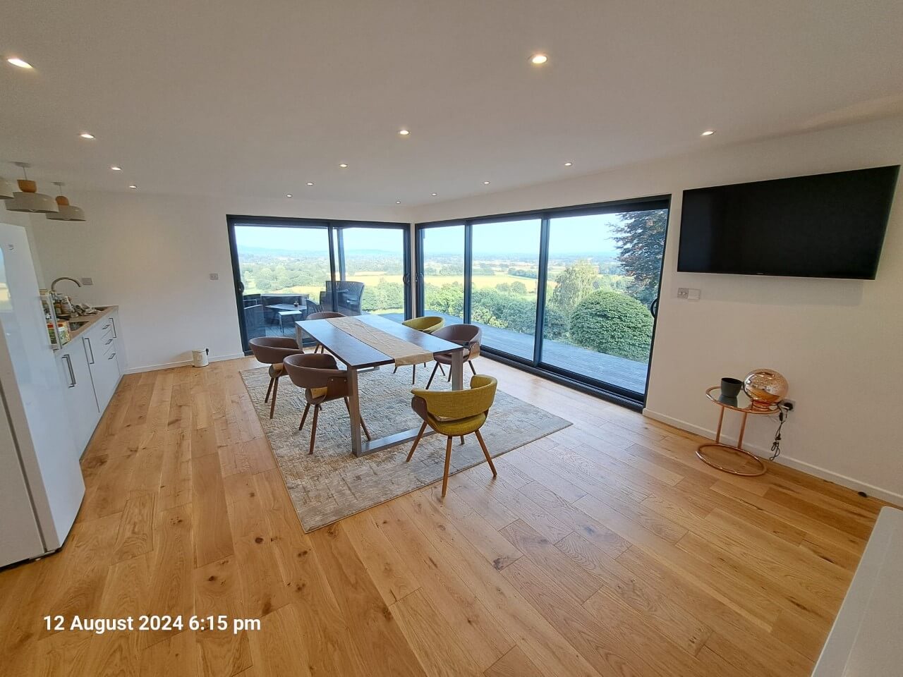 Stunning bespoke garden room with views of the Surrey Hills near Dorking - Interior